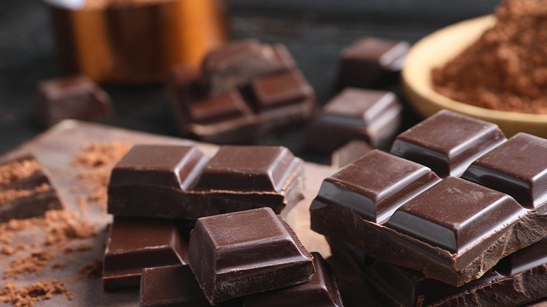 Can’t Stop Craving Chocolate? This Is What It Says About Your Health 1