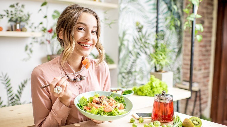 Girl eating healthy