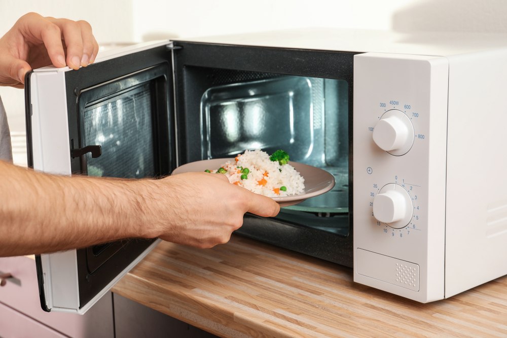 10 Foods That Become Toxic When Reheated in a Microwave 1