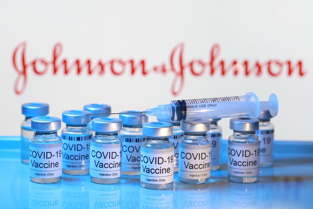 Undecided About Vaccination? Doctors Recommend This COVID Vaccine 1